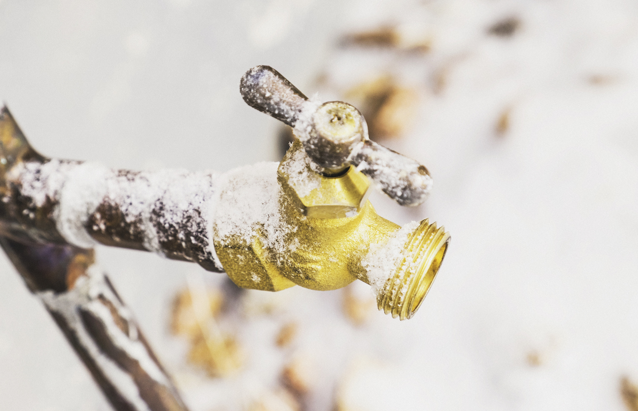 How To Avoid Frozen Water Pipes in the Winter